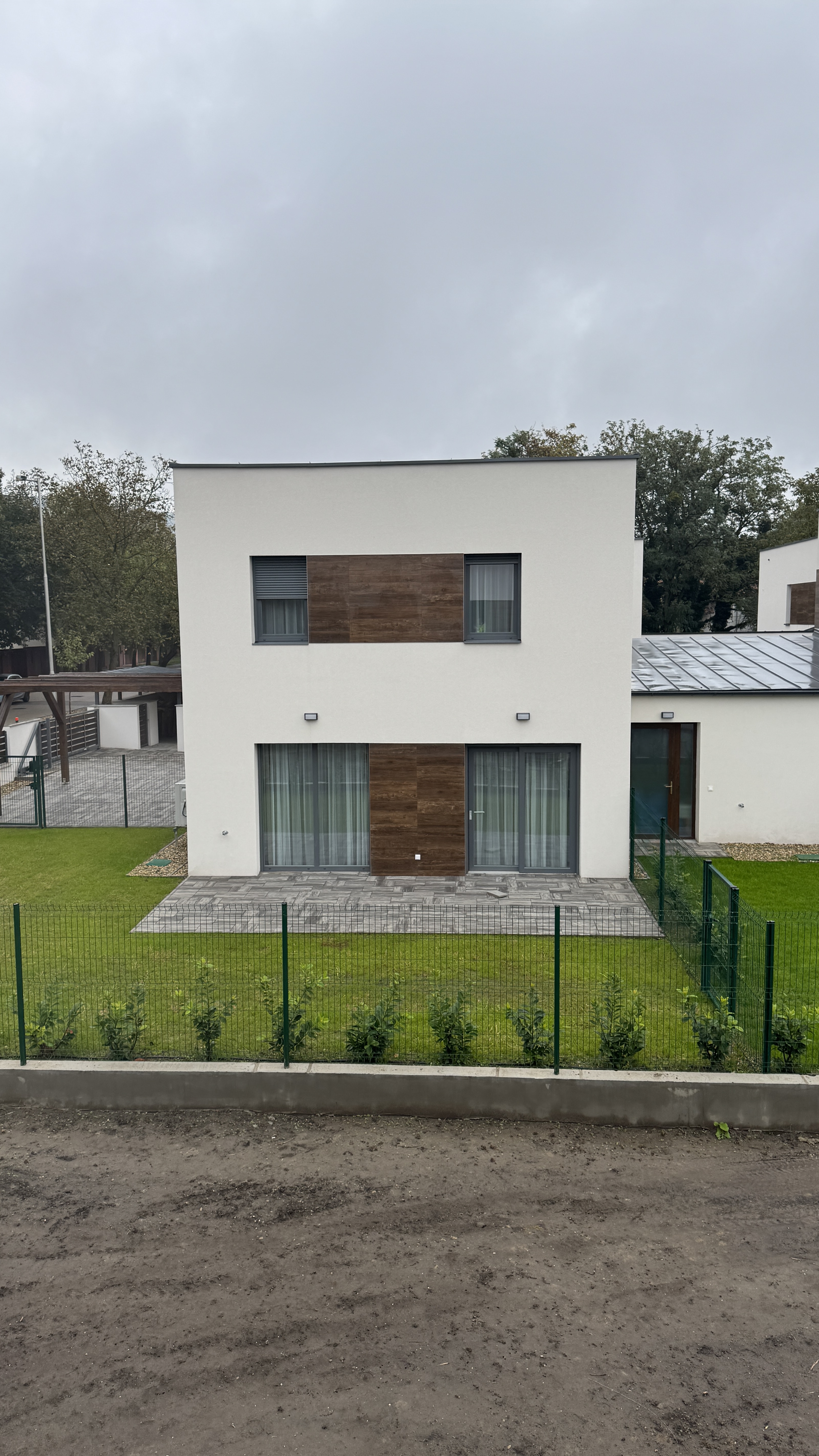 Budakeszi 4x6 lakás beruházás